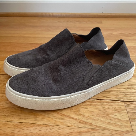 Steve Madden faux suede slip on shoes - Picture 2 of 5